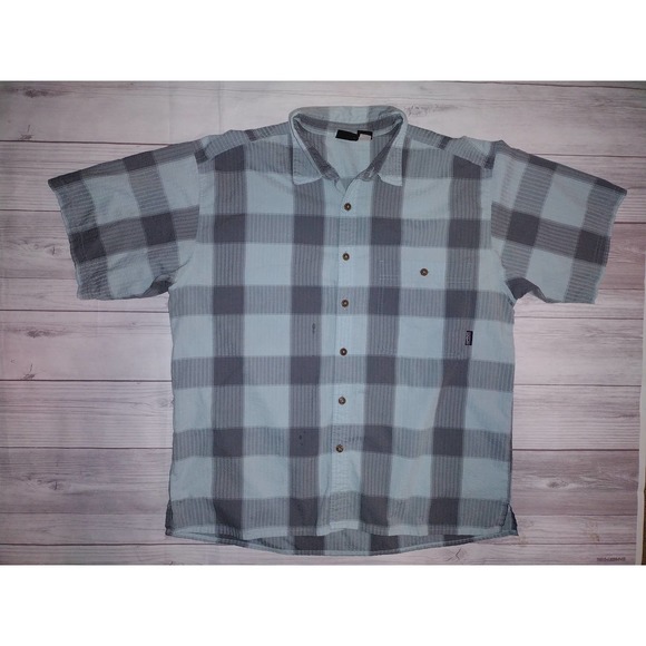 Patagonia Blue‎ Button Down Short Sleeve Shirt Men's Size Large - Picture 1 of 6